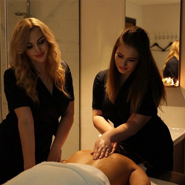 Double paradise four-hand massage